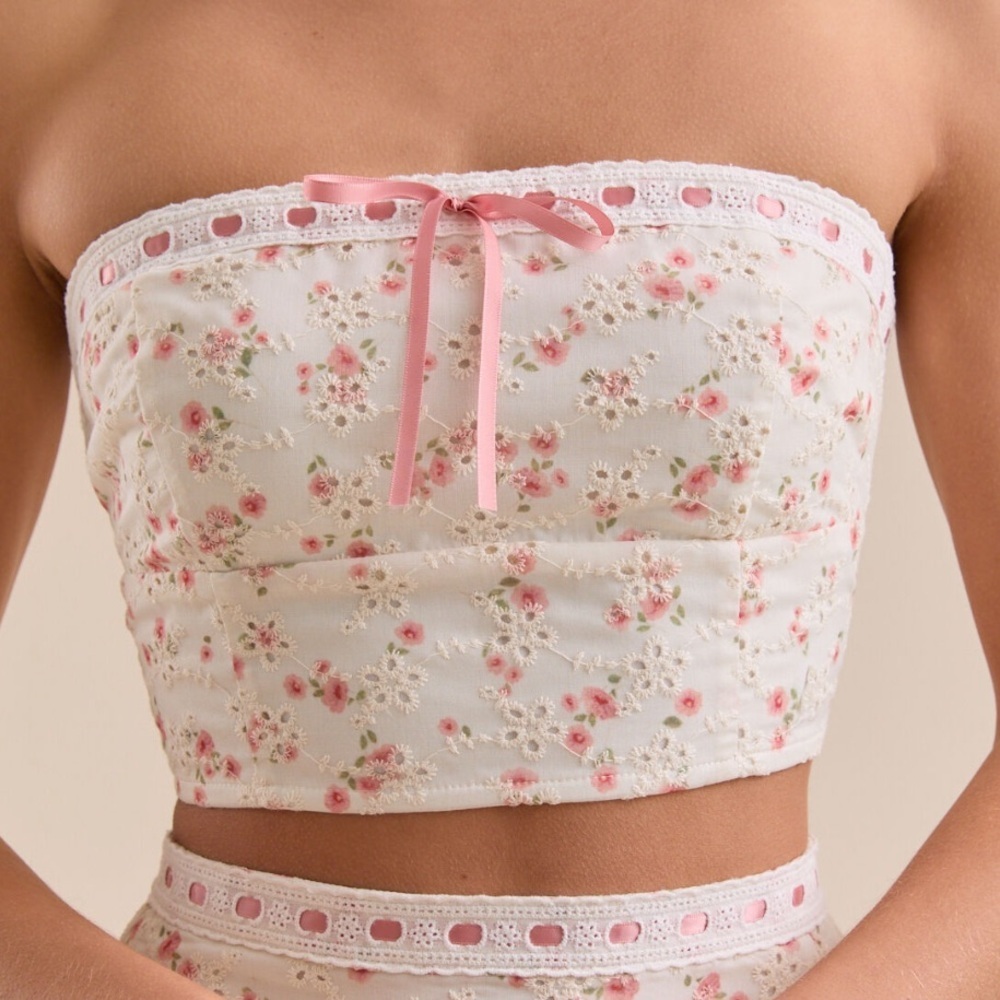 Altar'd State Romantic Floral Eyelet Ribbon Crop Top - Size Large (NWOT)